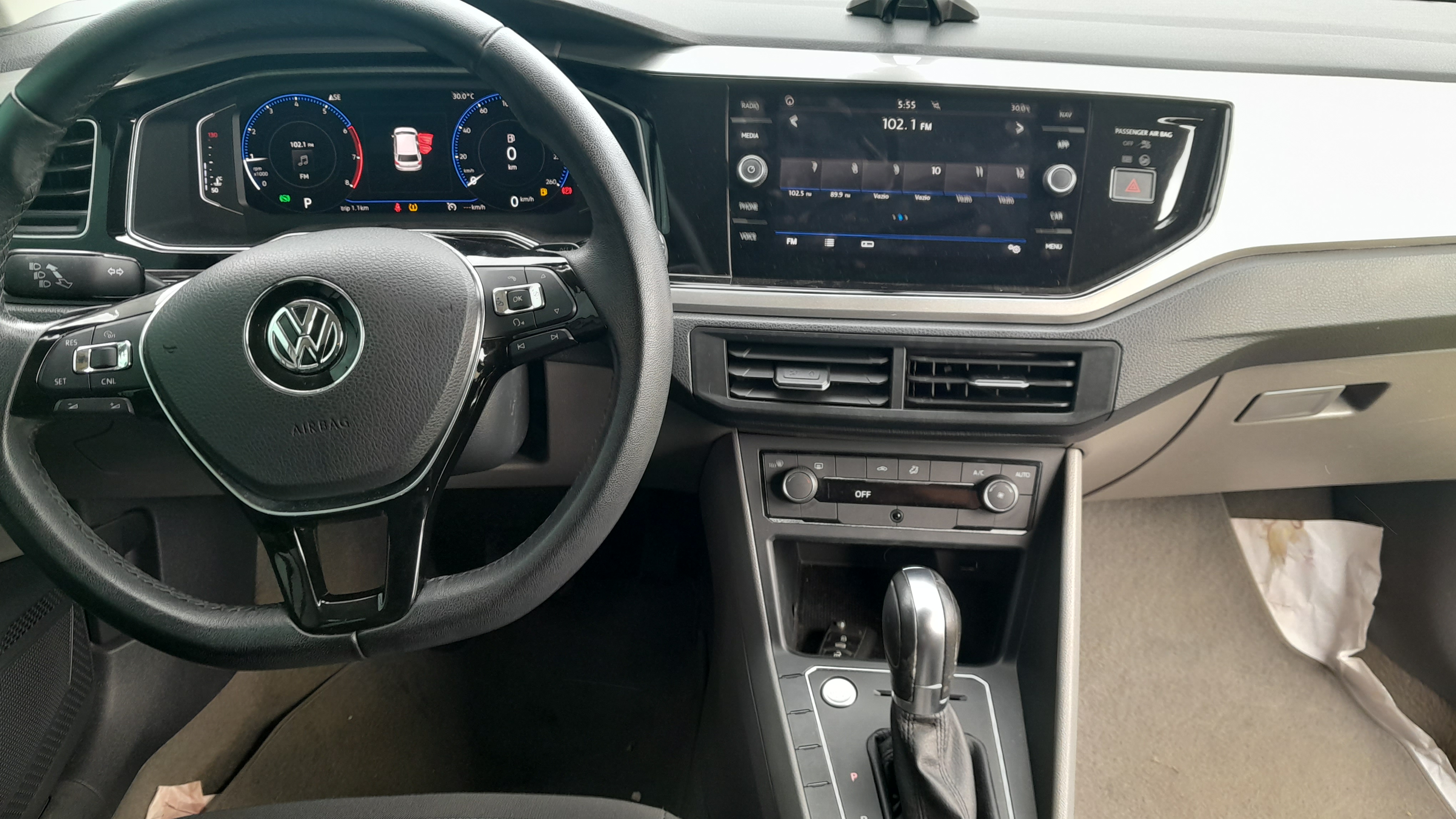 VOLKSWAGEN         POLO